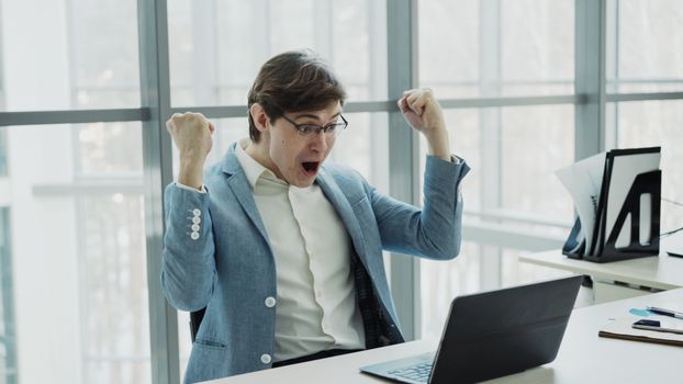 Unlocking Career Success: Why Emotional Intelligence Wins in the Workplace