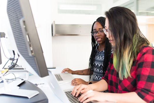 Unlock Career Growth: How Mentoring Programs Boost Success